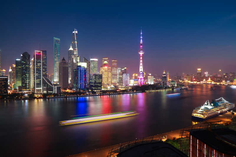 上海夜景天际线的航拍