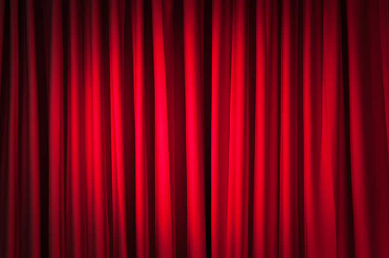 舞台上的红色窗帘