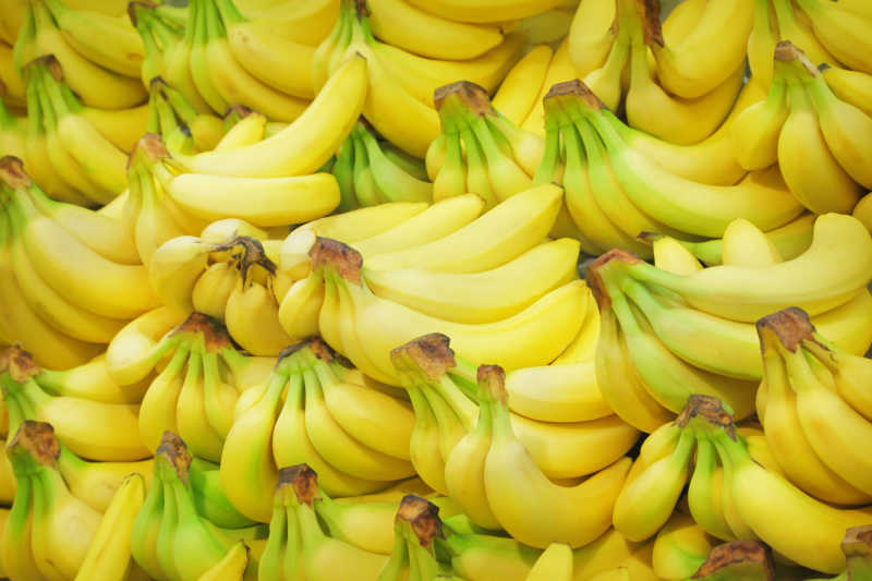 黄色的新鲜香蕉