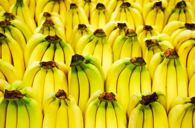 整齐的新鲜香蕉