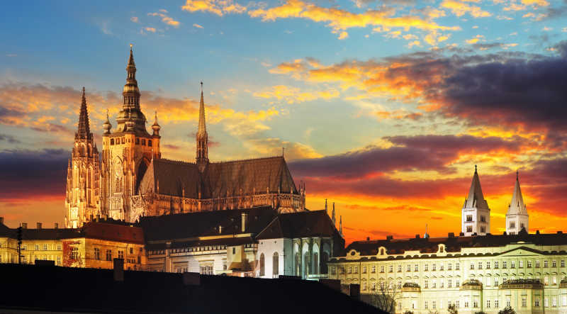 黄昏时的布拉格城堡