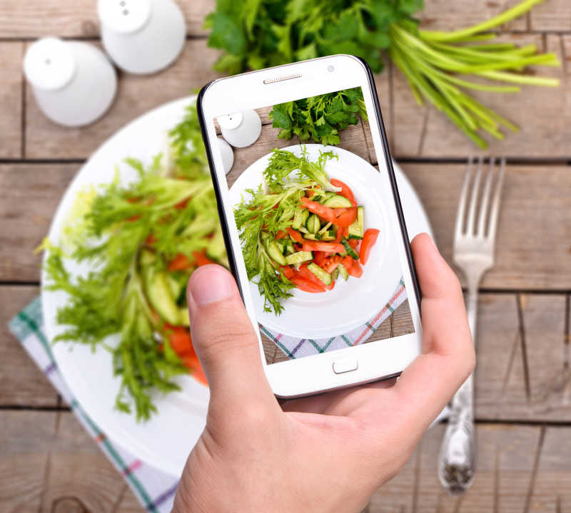 手机拍摄蔬菜沙拉
