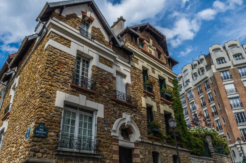 巴黎的蒙特马区的古老建筑