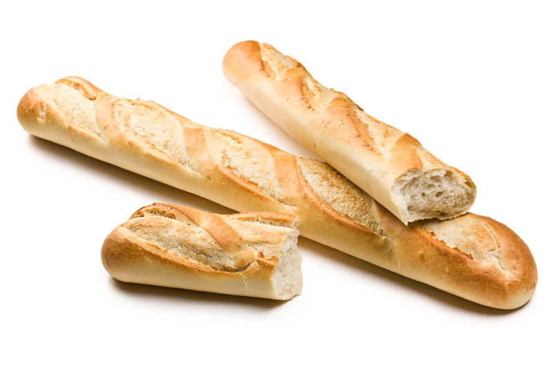 白色背景下营养的面包