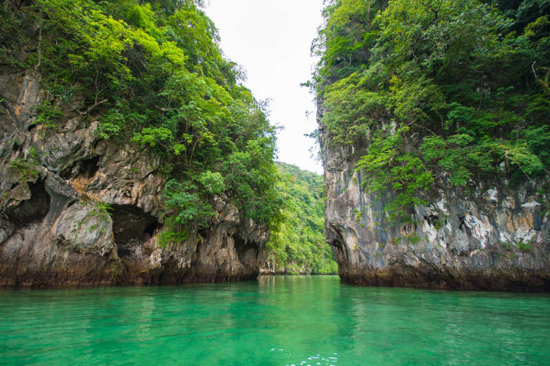 夏天的泰国热带泻湖风景