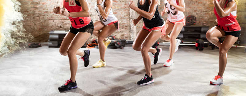 健身训练中的女性腿部肌肉
