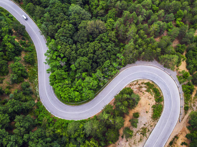 弯曲的道路