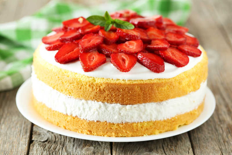 精美的草莓蛋糕