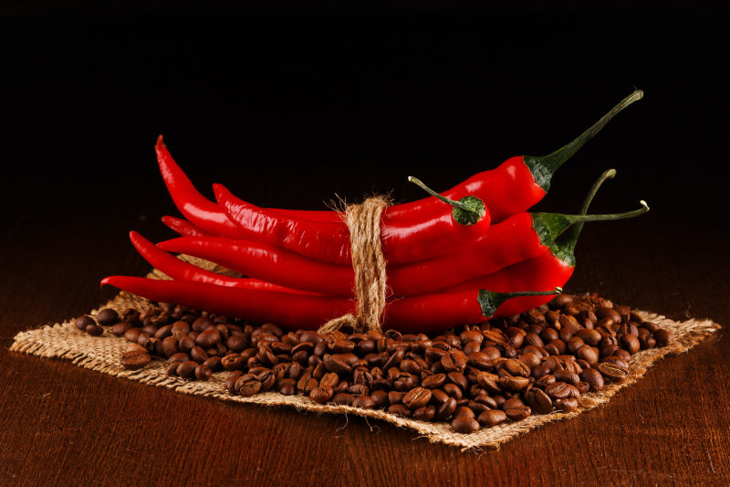 红辣椒和咖啡豆