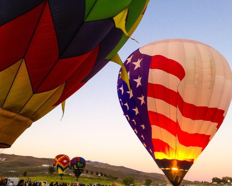 在美国举办的热气球节