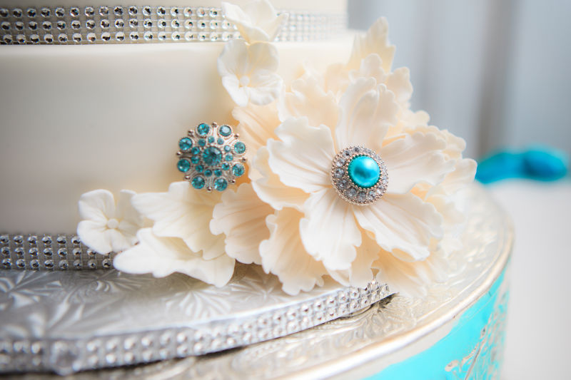 花瓣制作的婚礼蛋糕