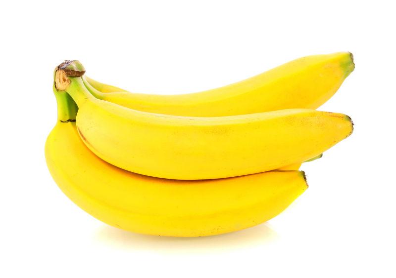 白色背景上的几根香蕉