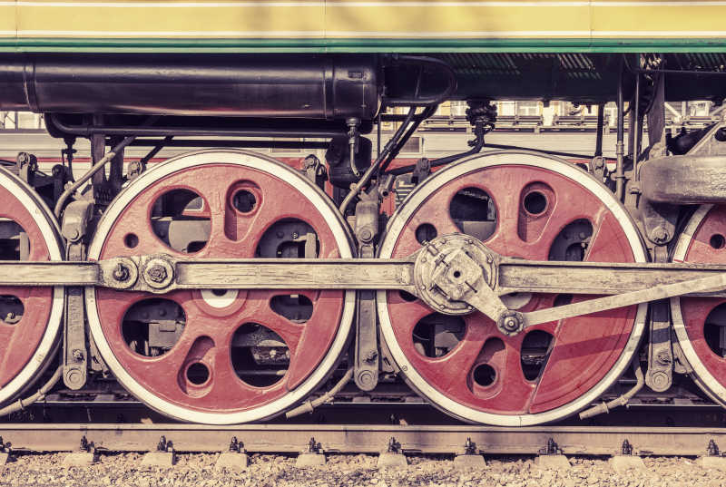 复式蒸汽火车的车轮