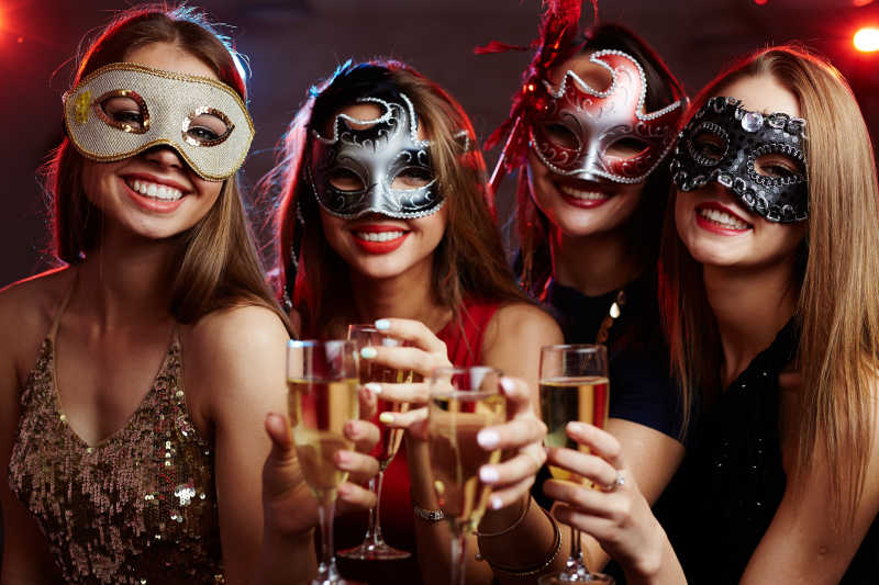 美女们的面具狂欢聚会