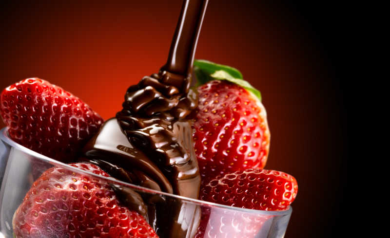 美味营养的巧克力草莓组合